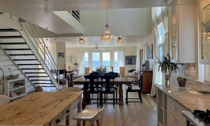 Swampscott House | Egg Rock House - 4BR, 4.5BA - Modern Oceanfront