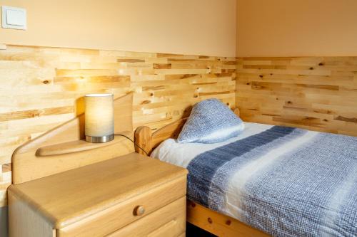 Bemerode Apartment | Ein Privatzimmer mit Fußbodenheizung und Pantryküche in der Nähe der Messe