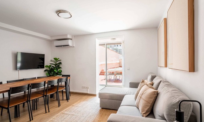 L'Antiga Esquerra de l'Eixample Apartment | Eixample 4BD 2BTh with private Terrace
