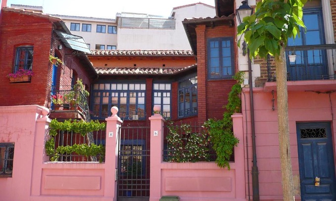 Old Town Apartment | El 8 de Serranos - 1º - Casa con garaje