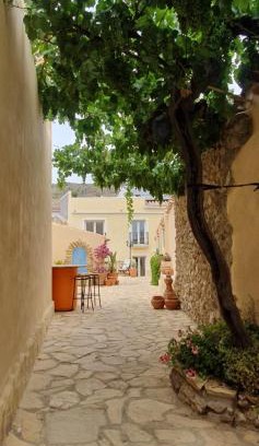 Oria House | El Jardin Secreto