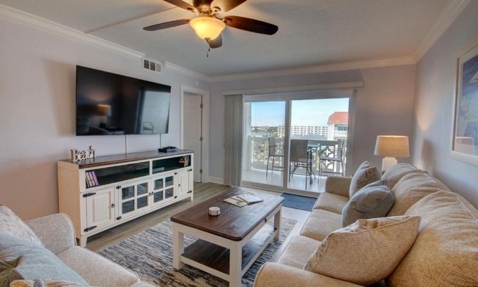 Fort Walton Beach House | El Matador 461 - Beautiful views of the pool and Gulf of Mexico