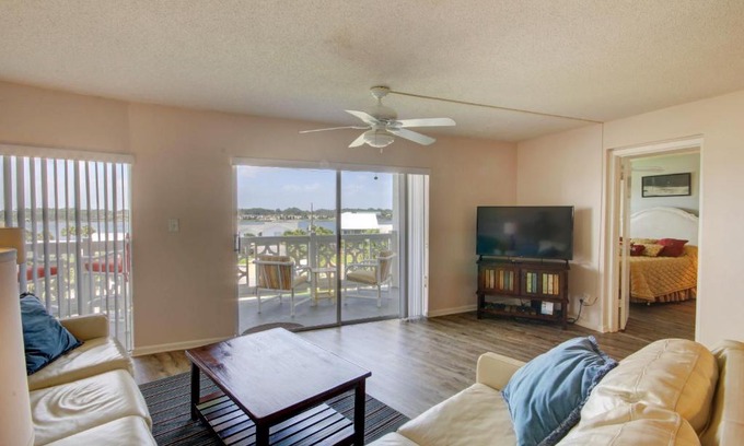 Fort Walton Beach House | El Matador 544 - Beautiful water views and close to all amenities of El Matador