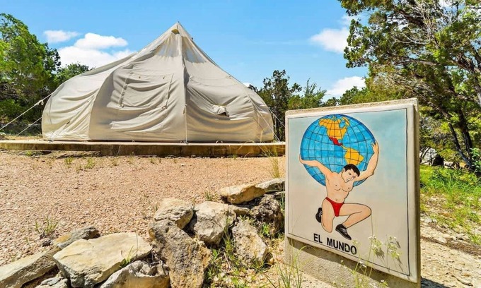 Dripping Springs RV Rental | El Mundo | Stargazer Retreat + Shared Pool Access