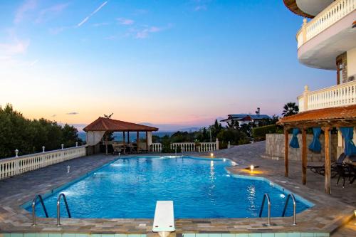 Agia Triada House | El Paraiso Premium