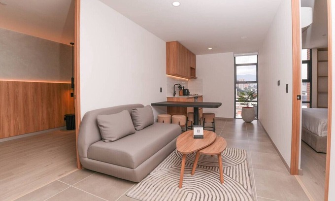 San Diego Apartment | El Poblado Designer Flat - Jacuzzi + Work Desk