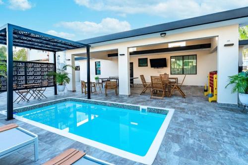 Boqueron House | El Poblado Pool Paradise at Boquerón