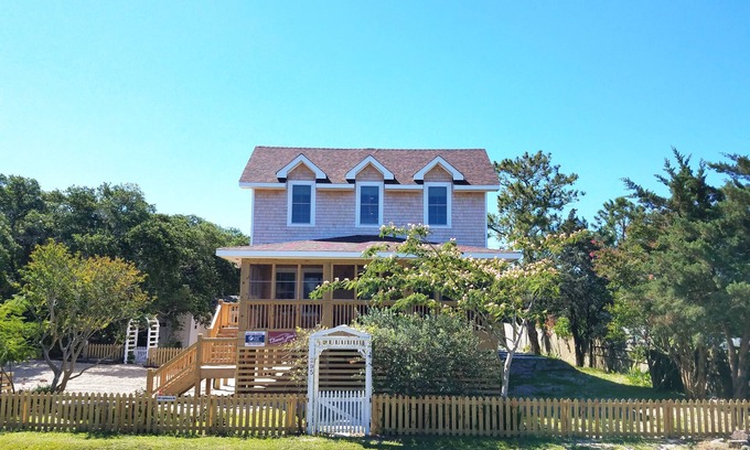 Ocracoke House | Eleanor Jane's: Beautiful New Home on Lighthouse Road