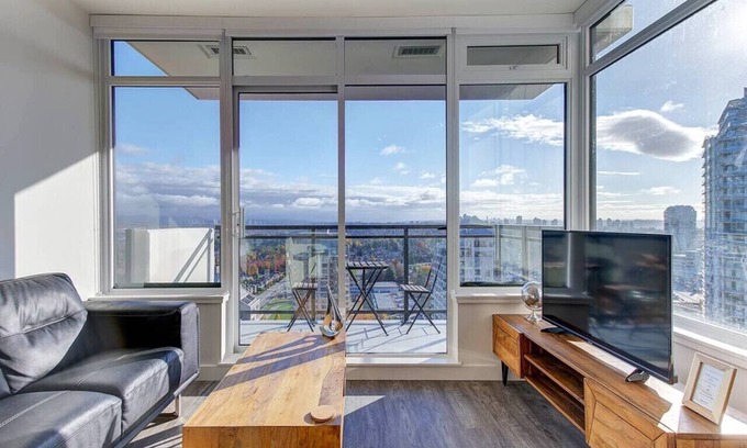 Burnaby Apartment | Elegant 1BR Apt with Skyline Views near Metropolis