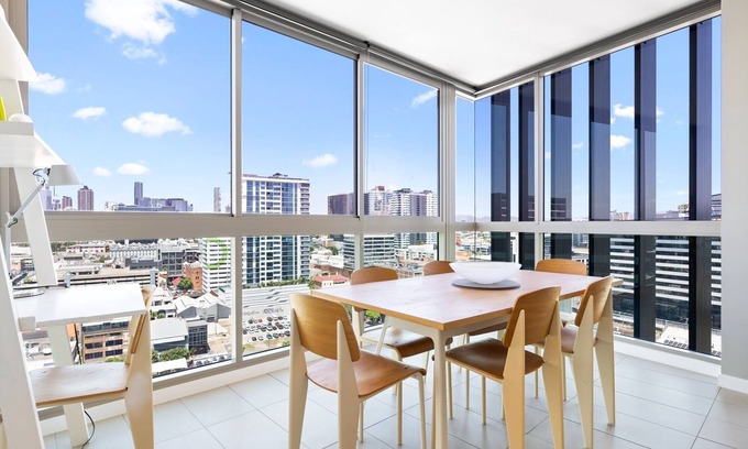 Fortitude Valley Apartment | Elegant 2-Bed with Rooftop Dining & Fabulous Views