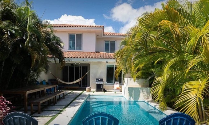 El Palmar Villa | Elegant 4 bdr + 4 bthr Villa ๐ก w/Private Pool - near the beach ๐๐๏ธ