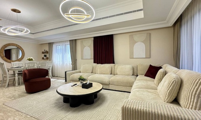 Abu Dhabi City Center Apartment | Elegant 4BR Corniche Stay – Private Balcony & More