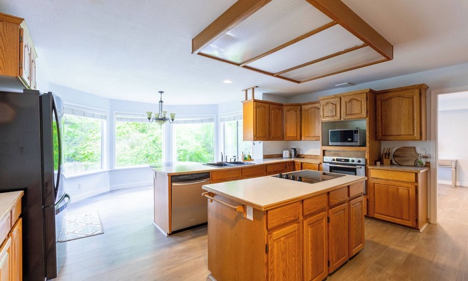 Guildford House | Elegant and cozy home located in Fleetwood.