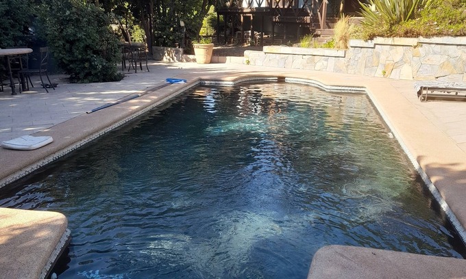 Quintero House | Elegant and peaceful 3-bedroom house in Mantagua with stunning views and pool