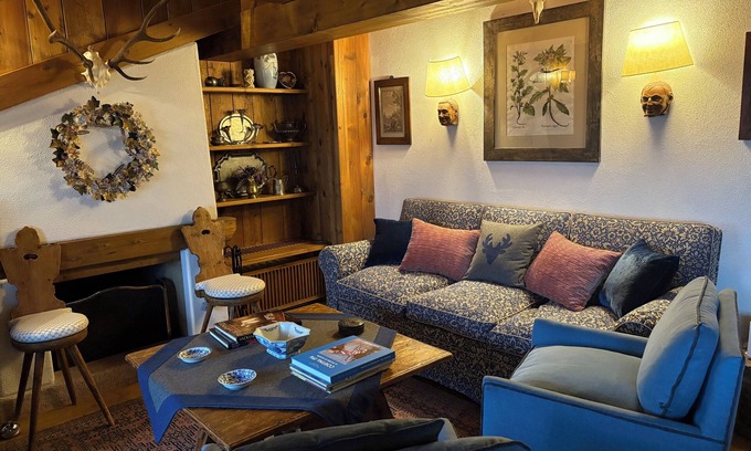 Cortina d'Ampezzo Apartment | Elegant apartment in Ampezzano style. Free Wi-Fi