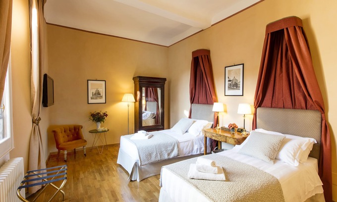 Duomo Apartment | Elegant Apartment in the heart of Florence with terrace