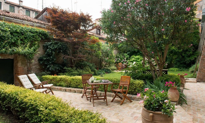 Santa Croce Apartment | Elegant apartment with garden in S.Croce, Venice