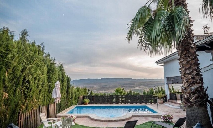 Padul Apartment | Elegant apartment with wonderful views next to Granada