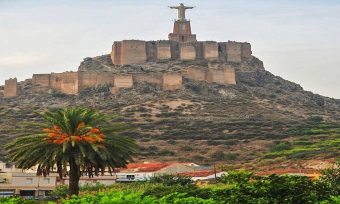 Santiago y Zaraiche Apartment | Elegant Apt. p/6 in the Center of Murcia w/Wifi