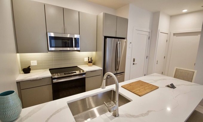 Wayland Apartment | Elegant City Escape