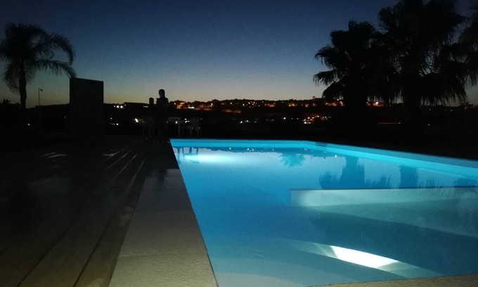 Ispica House | Elegant, fully equipped studio apartment with pool (shared).