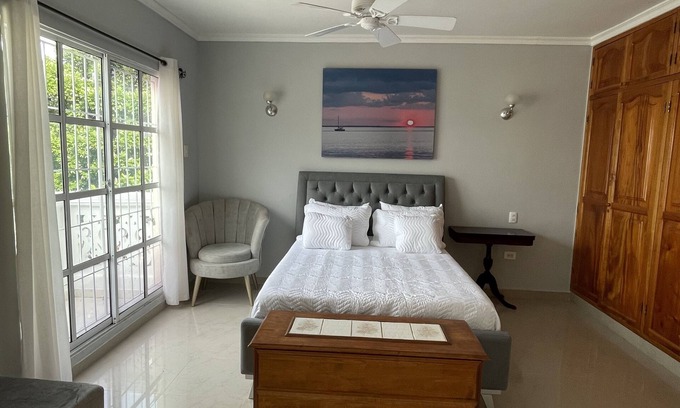 Crespo House | Elegant house with outdoor pool