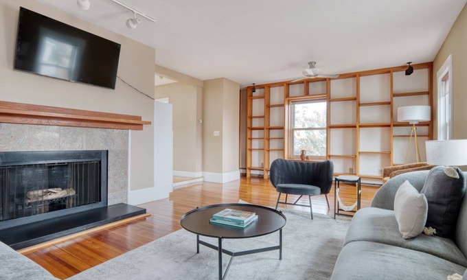 Jamaica Plain Apartment | Elegant Jamaica Plain 3BR w/W/D, nr Olmstead Park, by Blueground