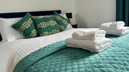 Belfast City Centre Apartment | Elegant Modern 2-Bed Apartment in the heart of Belfast
