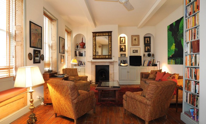 Holborn and Covent Garden Apartment | Elegant Neal Street Flat