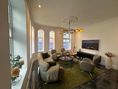 Alesund Apartment | Elegant Three-Bedroom Apartment with Stunning Sea Views - Limited availability - Secure your booking for Christmas 2025 and Summer 2026