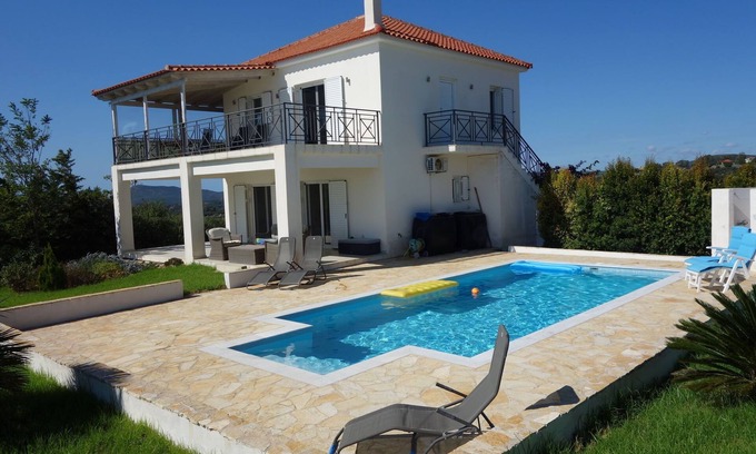 Pylos-Nestoras Villa | Elegant Villa in Evangelismos with Pool