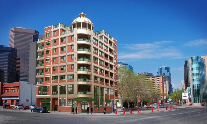 Calgary Chinatown Apartment | ELEMENT ON FIRST by Manna