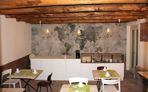Oristano Historic Centre House | Eleonora Room & Breakfast
