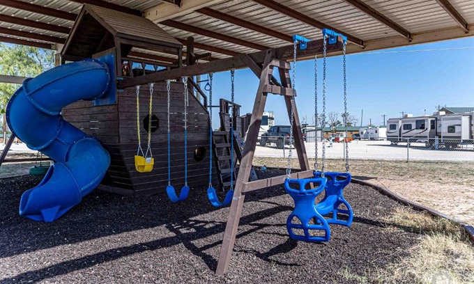 Big Spring Hotel | Elite Cabins and RV Park