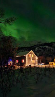 Lenvik House | Elvestua