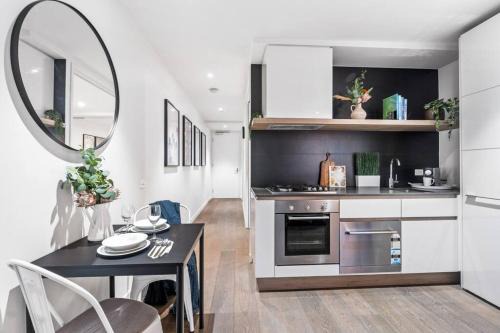 Saint Kilda South Apartment | Elwood Beachside Escape