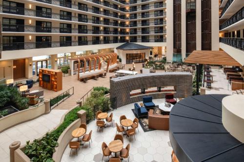 The East Side Hotel | Embassy Suites by Hilton San Francisco Airport Oyster Point