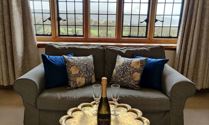 Bossington Bed & Breakfast | Embercombe Superking or Twin