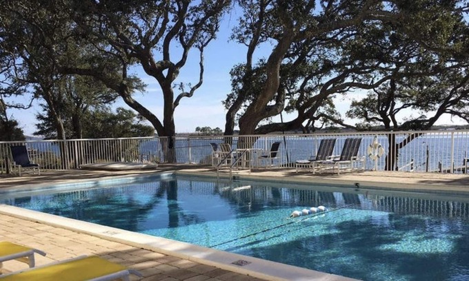 Fort Walton Beach Condo | Emerald Escape Too 30 day winter rates available (please inquire)