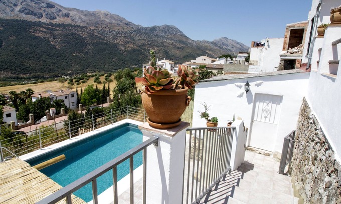 Jimera de Libar House | Emerald pool, private terrace, magnificent views. House Recentar.