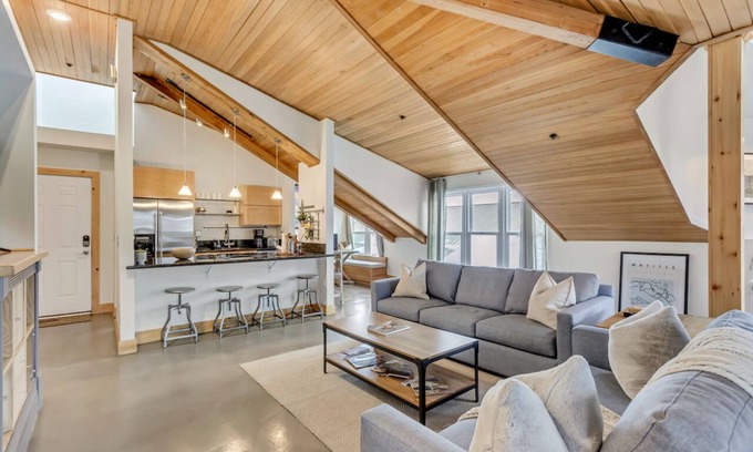 North Park City Condo | Empire House Top Floor - Across from PC MTN