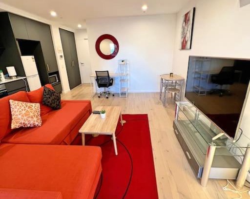 Reid Apartment | Enchanting in Red - 1bd 1bth 1csp