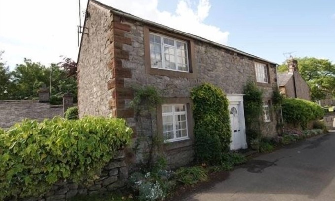 Askham Cottage | Endearing 17th Century detached cottage. Near Ullswater, Pooley Bridge, Lowther, Penrith Wifi