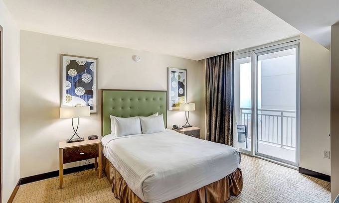 Northeast Virginia Beach Hotel | Endless Fun at Your Doorstep! Swimming Pool, Full Kitchen, Ocean View!
