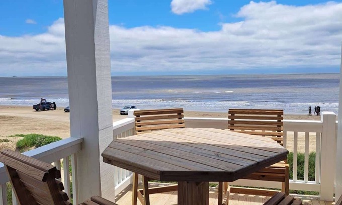 Crystal Beach House | Endless Horizons Beachfront