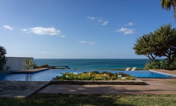 Cabo Roche Villa | Enebros y Mar. Stylish beachfront property