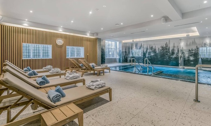 North Stoke Ski Chalet | Enjoy a break in the Mill Pond Premier Lodge.