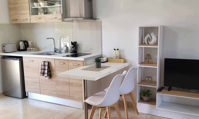 Sidari Apartment | Enjoy a stylish experience at this centrally located venue.