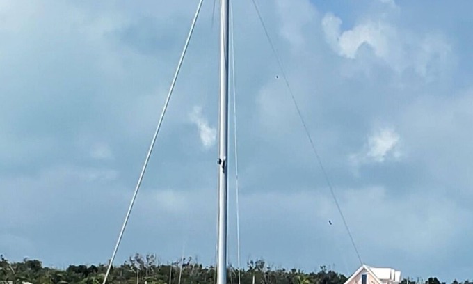Stocking Island Boat Rental | Enjoy a trip to the Exumas in the Bahamas on a 30' Pearson Sailboat