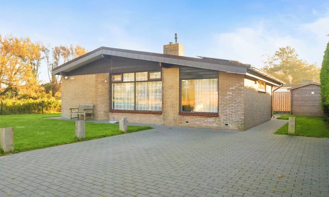 Julianadorp aan zee House | Enjoy an unforgettable beach vacation in vacation home Beau, right by the beach entrance in Julianadorp aan zee!